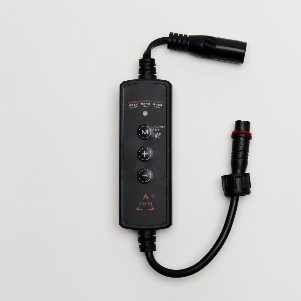 M・プラス・マイナスボタンを備えたMini Slim 3000のコントローラー